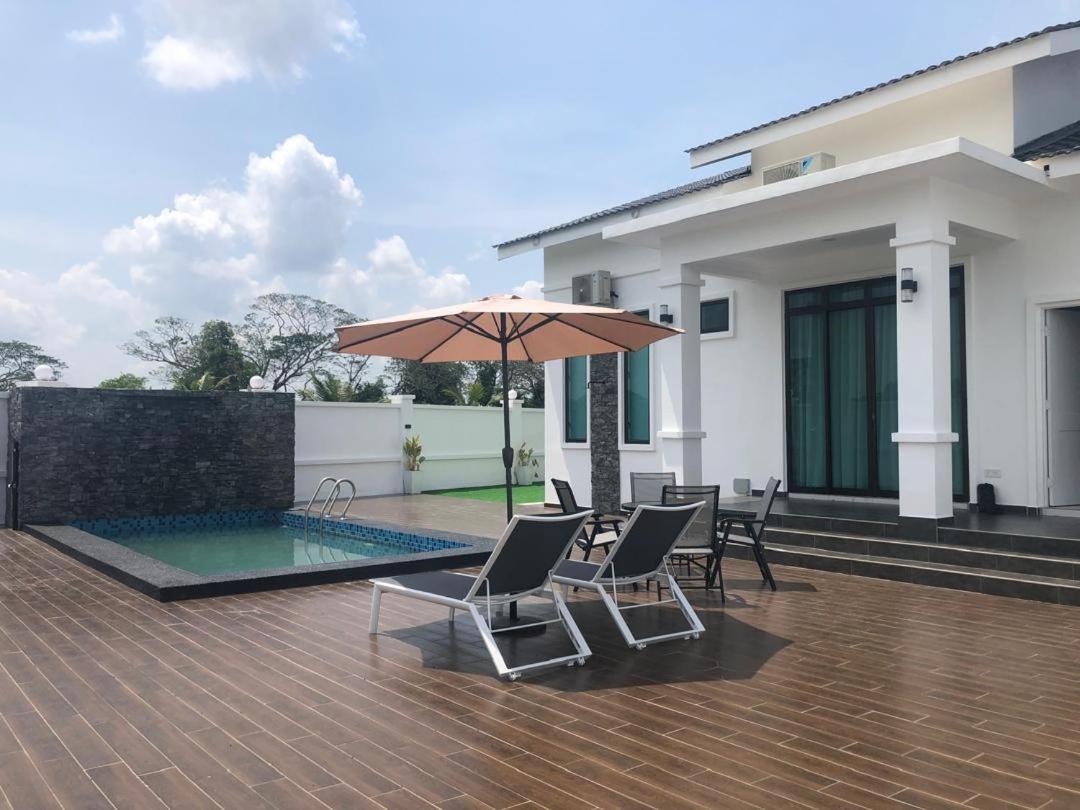 Calma Hutan Kampung